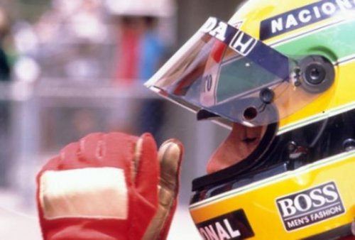 Dono da Lotus compra luvas de Ayrton Senna por R$ 66 mil