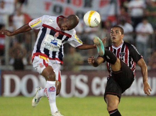 Pintado lamenta falta de conclusões contra o São Paulo