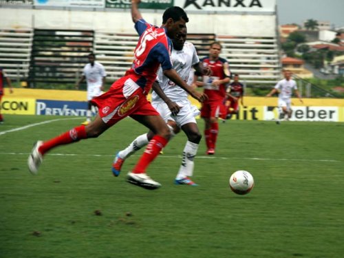 Penapolense não segura o Bragantino