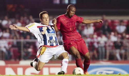 Penapolense cai no Morumbi com gol contra