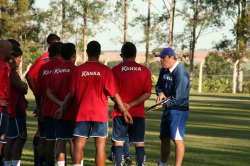 CAP: Fernando cumpre suspensão domingo