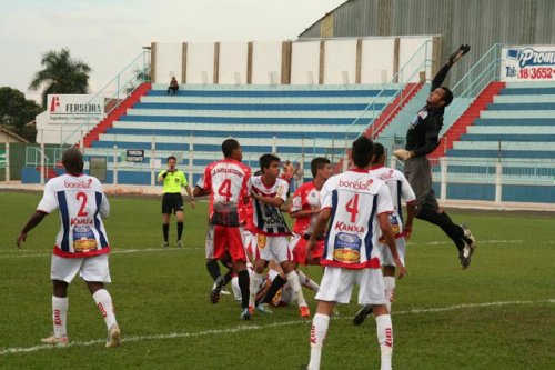 Sub-20 vence a Santacruzense no Tenentão