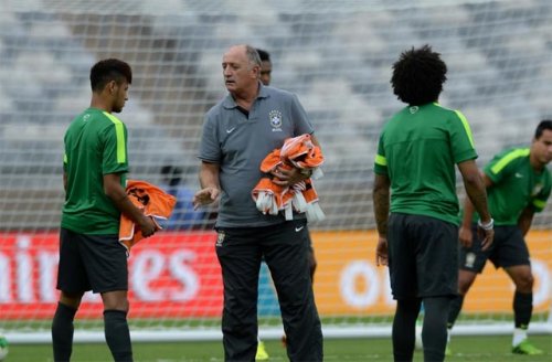 Felipão confirma Seleção com retorno de Paulinho