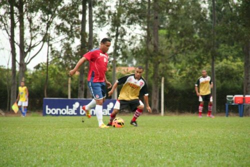 Daniel marca gol da vitória contra o Linense