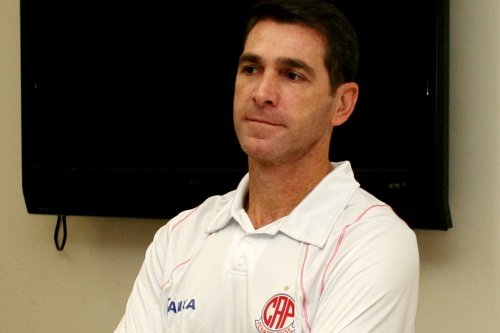 Luciano Dias quer continuar no Penapolense
