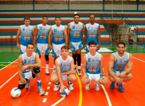 Penápolis vence no vôlei masculino e feminino