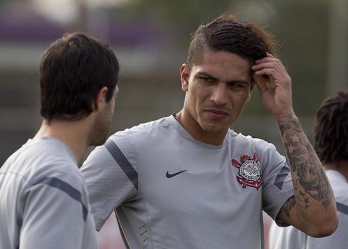 Por causa de fratura no pé esquerdo, Guerrero é cortado da seleção peruana