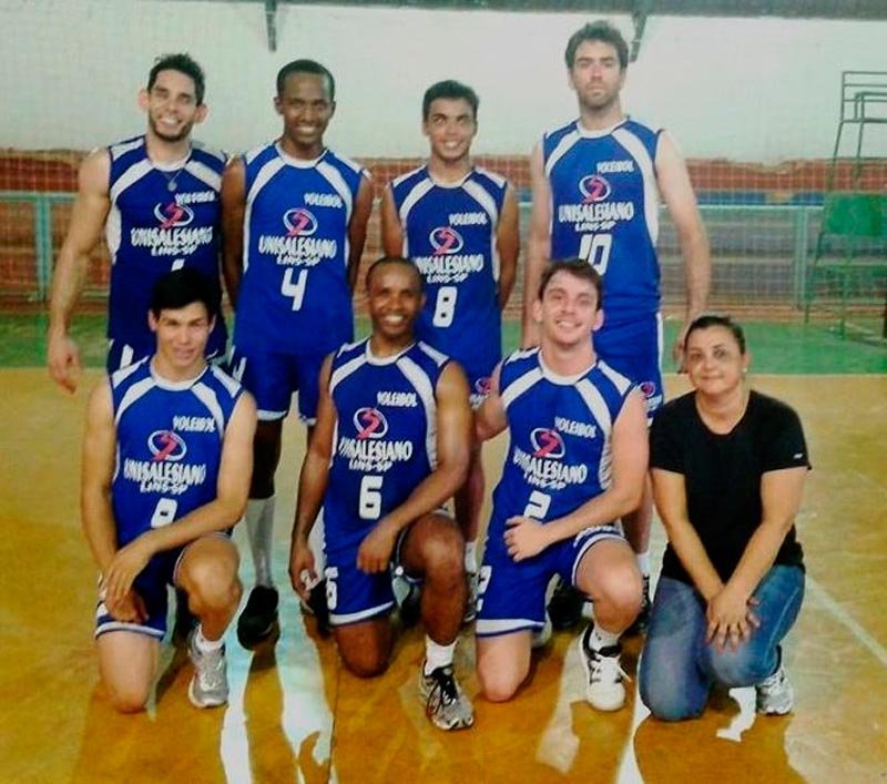 Vôlei Masculino é campeão em Indiaporã