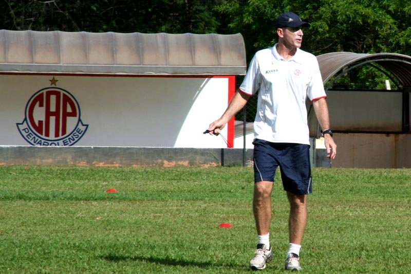 Penapolense apresentará seis jogadores