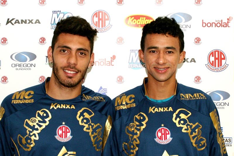 Penapolense apresenta Tiago Alves e Dimba