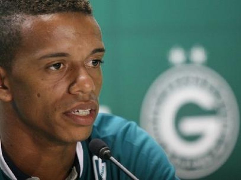 Palmeiras confirma lateral esquerdo William Matheus por quatro anos