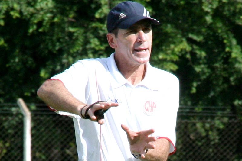 Luciano Dias não é mais técnico do Penapolense