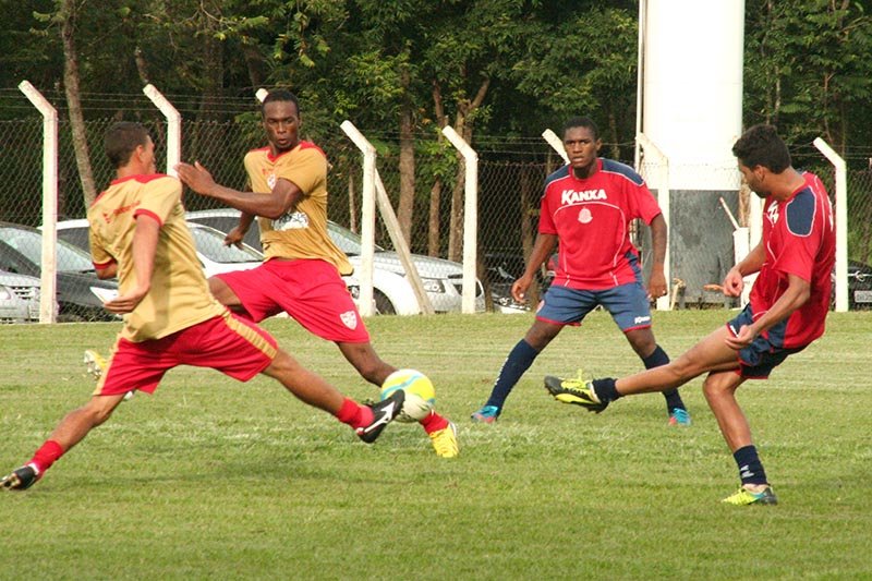 Equipe derrota o Linense em jogo-treino