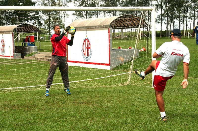 Guaru e Samuel Pires ficam no Penapolense