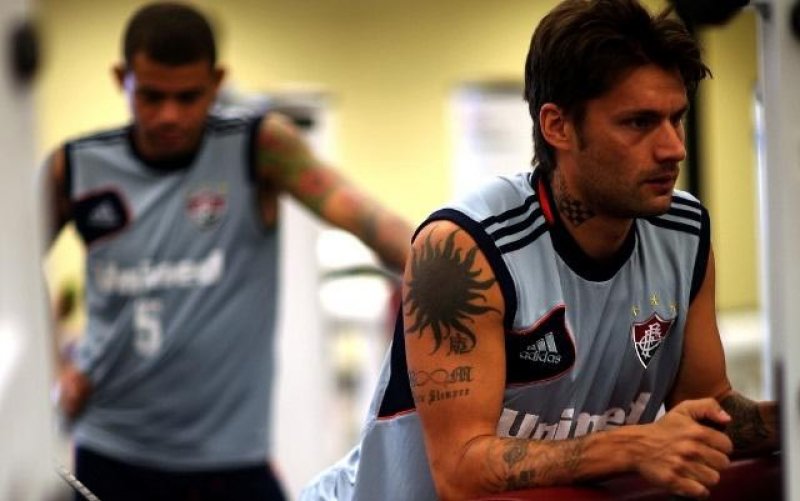 Corinthians espera até hoje por resposta do Fluminense sobre Sobis
