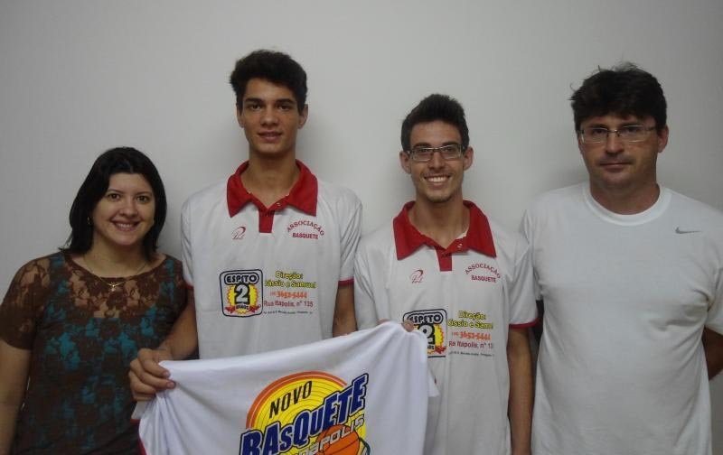 Atletas de basquete são aprovados em testes