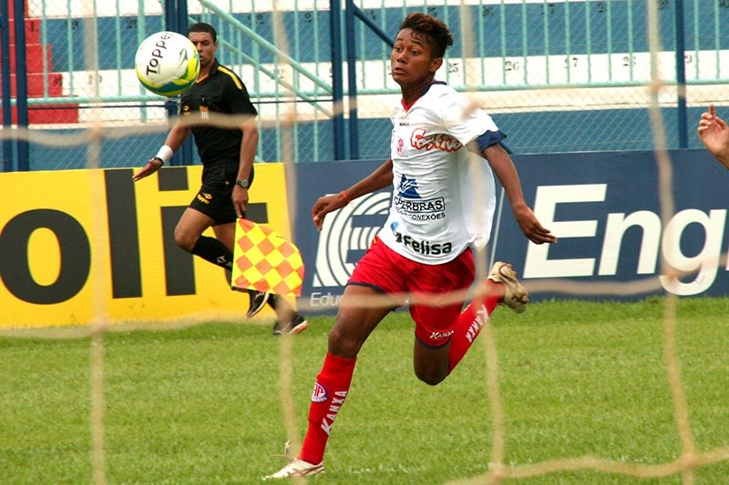Futebol de base tem saldo de uma vitória e três empates