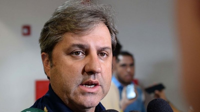 Menos de seis meses após aceitar redução salarial, Kleina é demitido