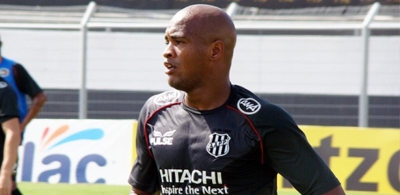 Alex Creu faz piada com salário atrasado