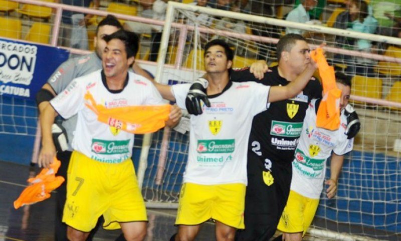 Penápolis é vice-campeã da Copa TV Tem