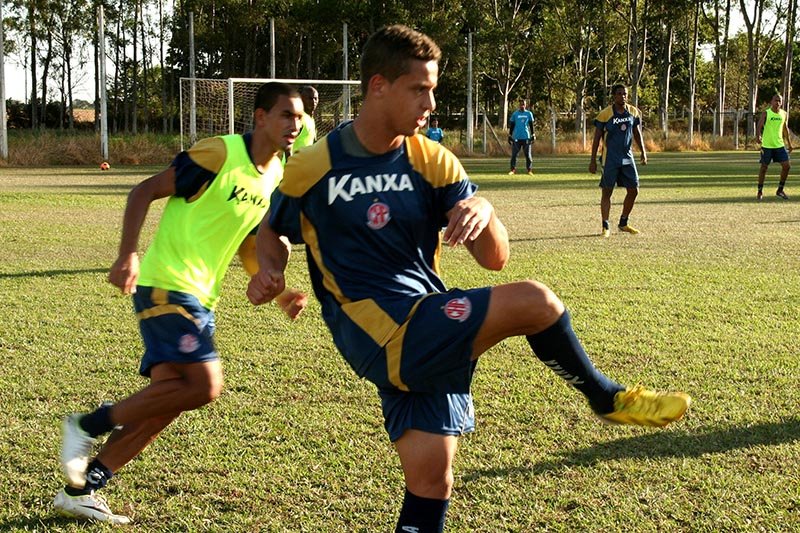 Narciso comanda treino preparatório