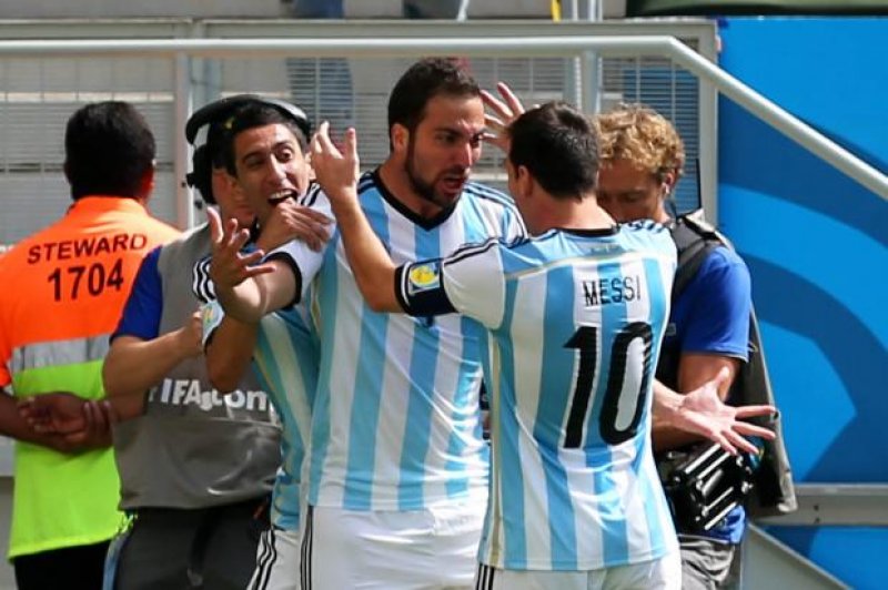 Higuaín quebra jejum, elimina Bélgica e põe Argentina na semifinal