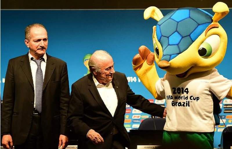 Blatter dá nota 9,25 ao Brasil, e ministro rebate desconfiança