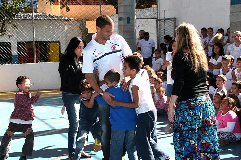 Alunos recebem atletas do CAP