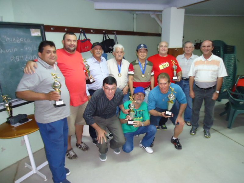 Edson e Vlamir vencem Torneio de Bocha
