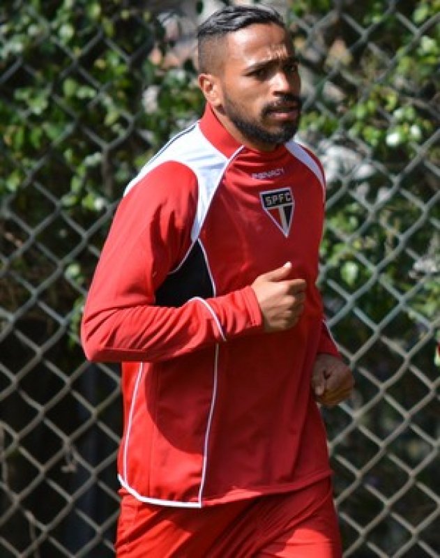 Alvaro Pereira é liberado e enfrenta o Bragantino