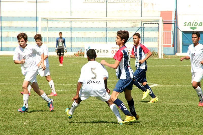 Sub-13 goleia o Bragantino no Tenentão