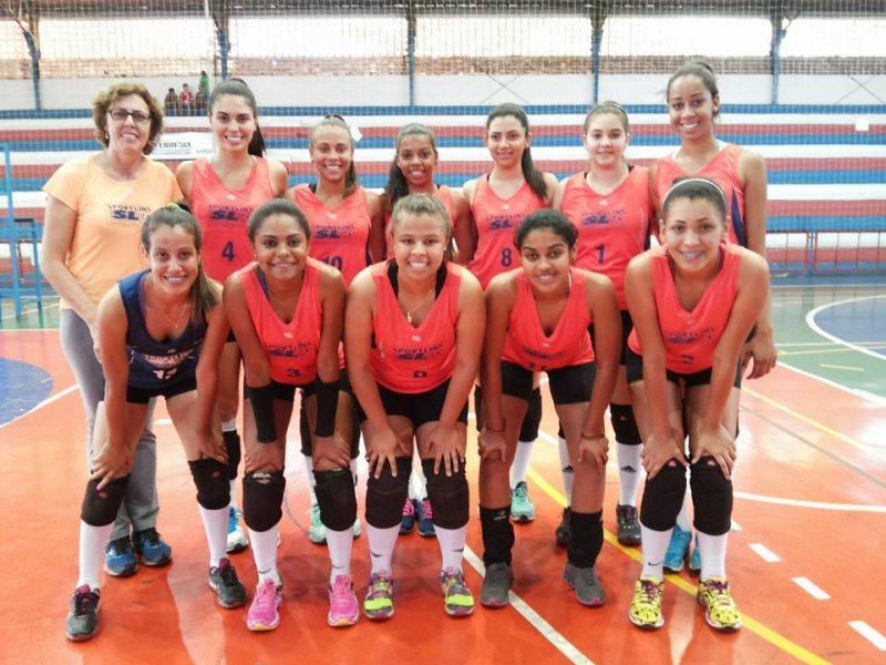 Penápolis é campeão regional de vôlei feminino