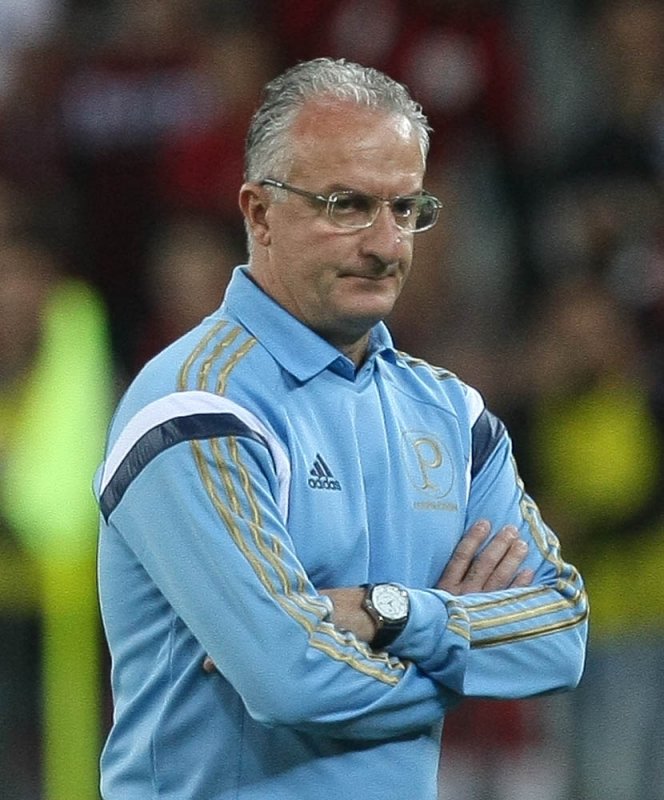 Dorival escala Verdão com Lúcio, Wesley e Bruno César