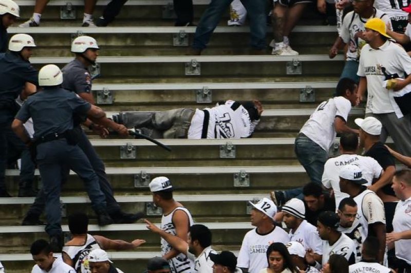 Timão perde 1 mando de campo por briga de torcida
