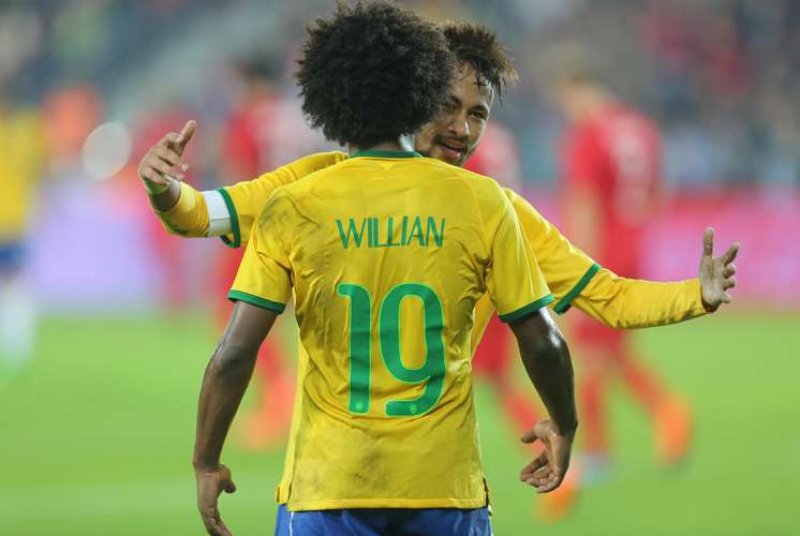 Brasil vence quinto jogo com Dunga