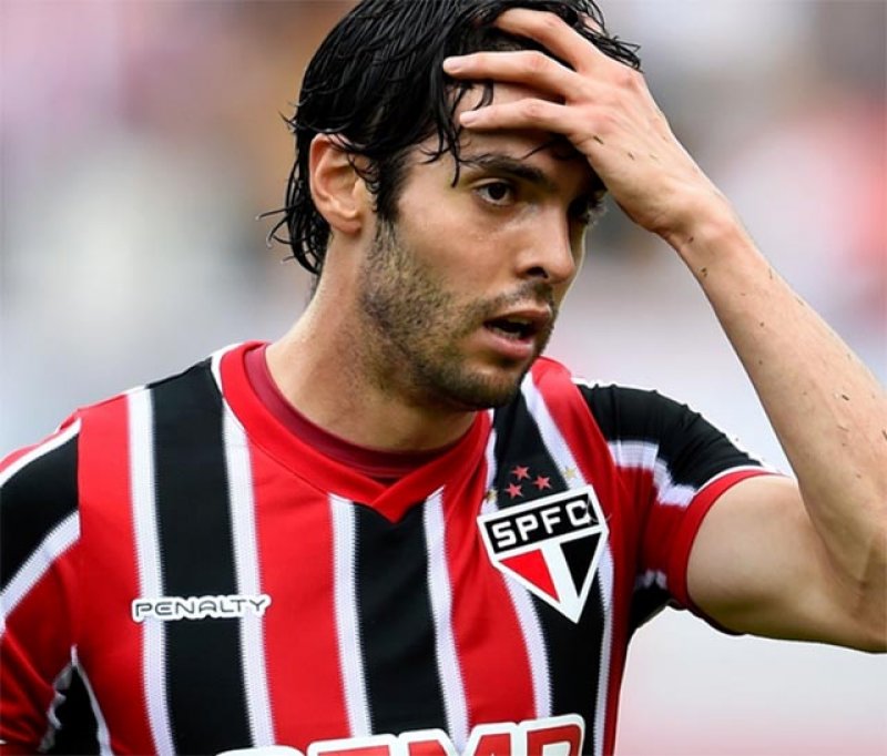 Tricolor fecha 2014 sem Kaká e com mistão