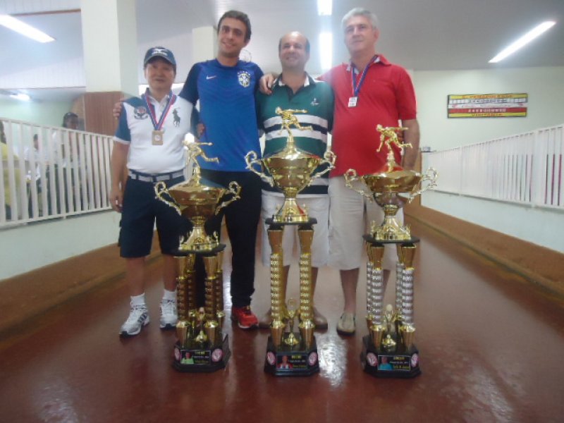 Clube Penapolense promove bocha e truco