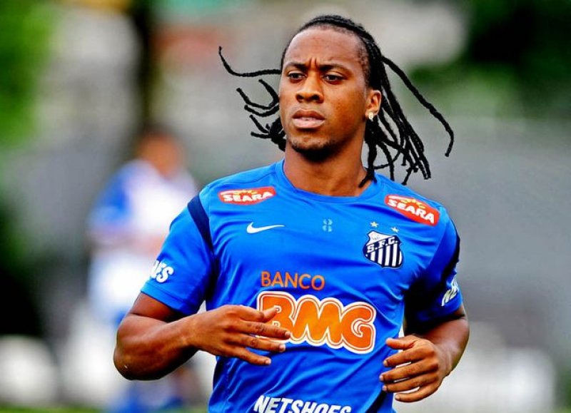 Arouca entra na Justiça contra o Santos e fica mais perto do Verdão