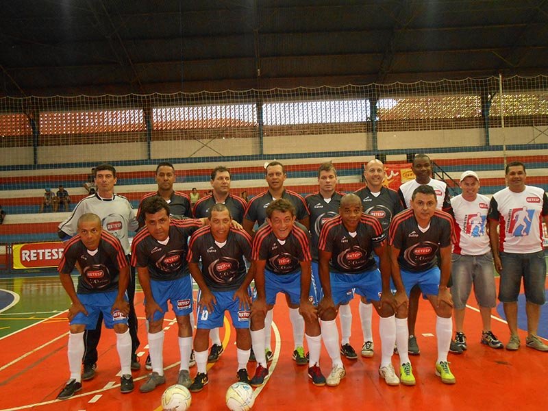 Retesp 30 anos vence e se garante na semifinal