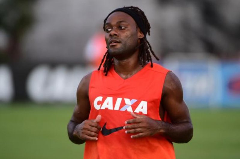 Love jogará ao lado de Guerrero contra o Mogi