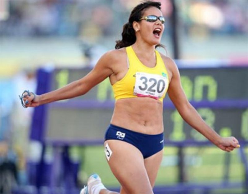 Triatleta busca vaga no Panamericano do México