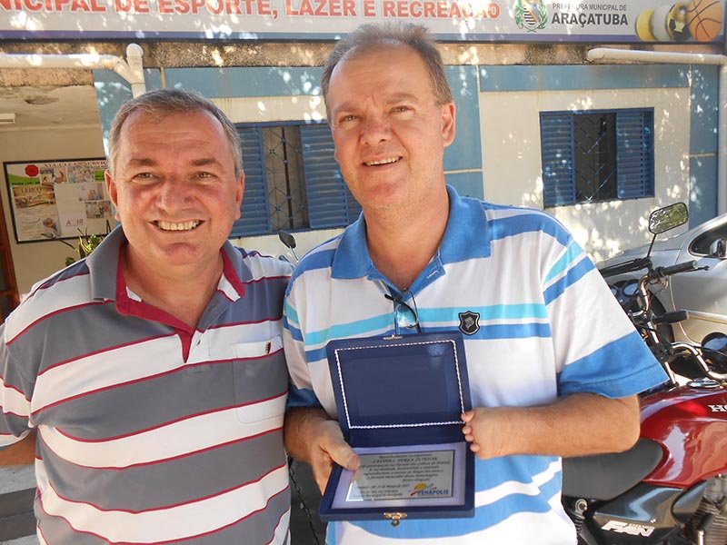Secretaria de Esportes homenageia ex-atleta