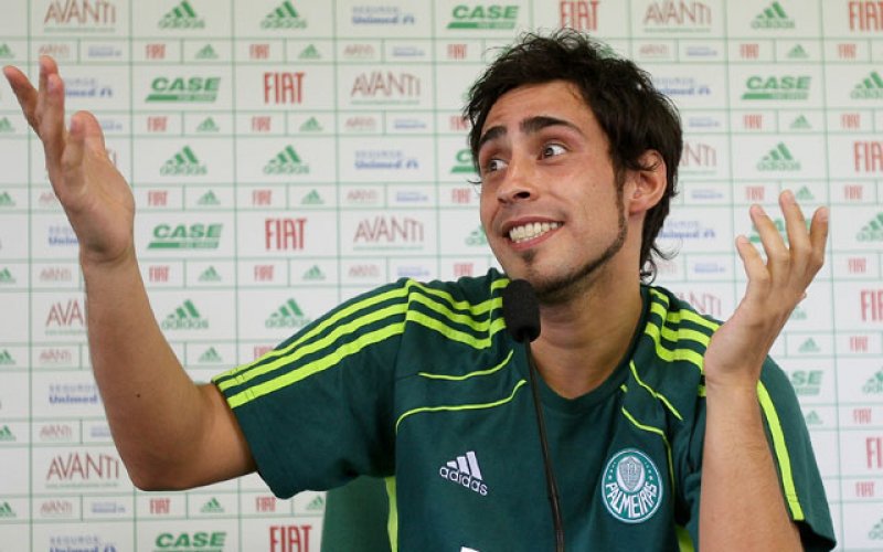 Seleção Chilena nega pedido do Palmeiras para dispensar Valdivia de amistosos
