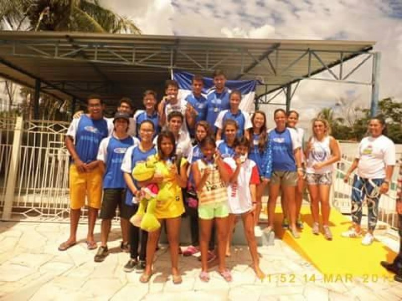 Natação participa do Torneio “Peixinhos e Tubarões”
