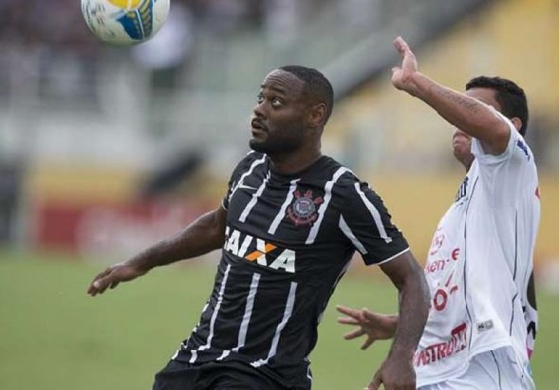 Com Love, Tite escala titulares contra o San Lorenzo