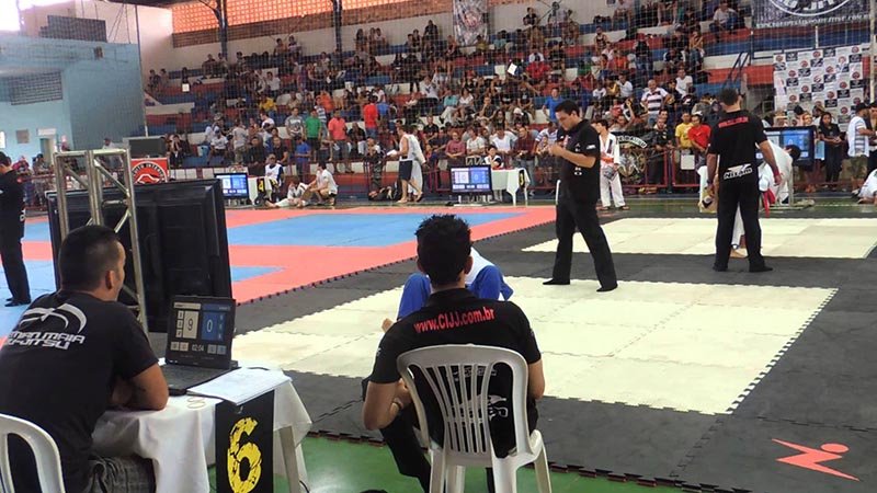 Centenas de atletas participam do Circuito de Jiu-Jitsu