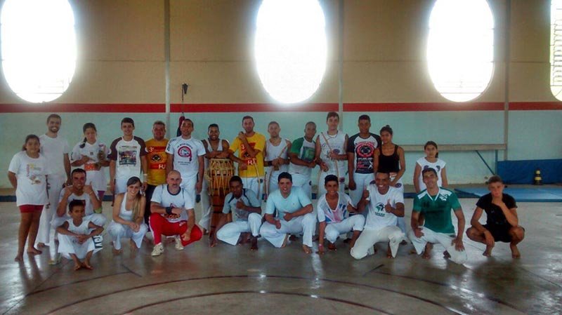 Capoeira recolhe donativos para campanha