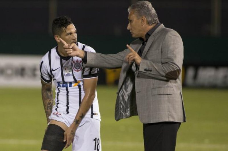 Tite deixa justificativas de lado e percebe “fase mais complicada”