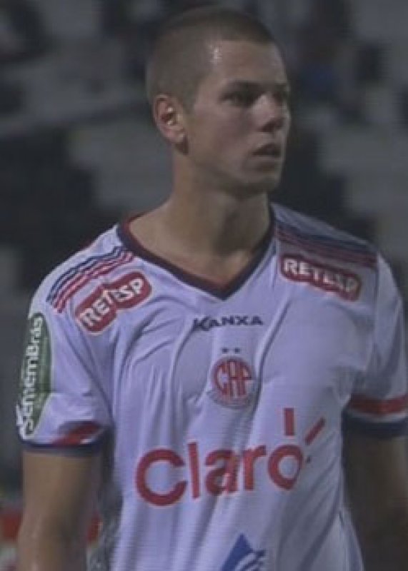 Léo Coelho, ex-Penapolense, pode fechar com o Paraná