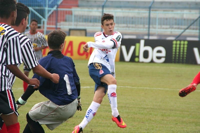 Sub-15 vence e Sub-17 perde do Bandeirante
